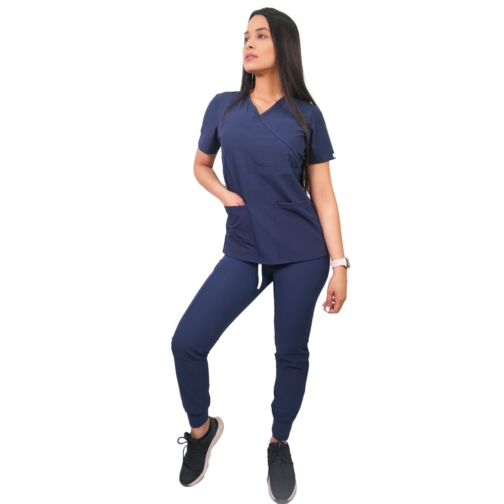 CONJUNTO ANTIFLUIDO TRADICIONAL AZUL MARINO, CON JOGGER.