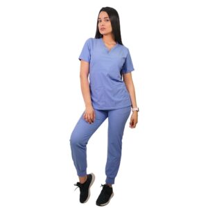 CONJUNTO ANTIFLUIDO TRADICIONAL CELESTE, CON JOGGER.