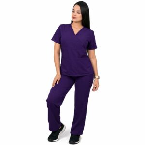 CONJUNTO ANTIFLUIDO TRADICIONAL MORADO, CON PANTALON RECTO.
