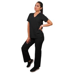 CONJUNTO ANTIFLUIDO TRADICIONAL NEGRO, CON PANTALON RECTO.