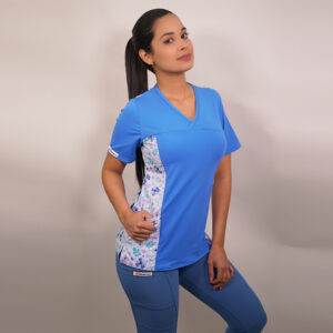 DELANTAL MUJER TELA ELASTICADA C/APLIC. ESTAMPADA AL COSTADO. CELESTE - ART. LQ-2