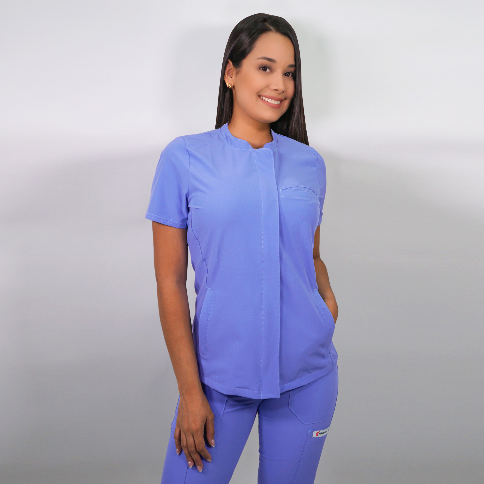 DELANTAL MUJER ANTIFLUIDOS JAZMÍN. CELESTE - ART. JAZMIN-3