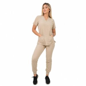 CONJUNTO ANTIFLUIDO TRADICIONAL BEIGE, CON JOGGER.